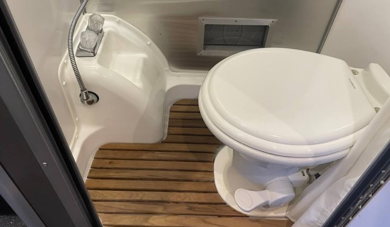 flush rv toilet